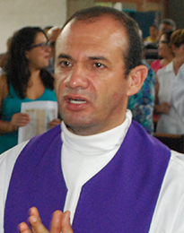 PADRE ELCIO DE ASSIS MACHADO