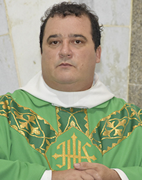 PADRE ROGERIO TANAN DINIZ, MIC