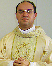 EDVALDO GOMES (SACERDOTE)