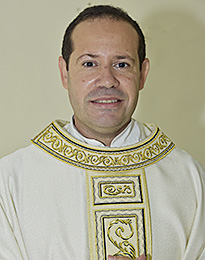PADRE WAGNER FERNANDES SANTOS